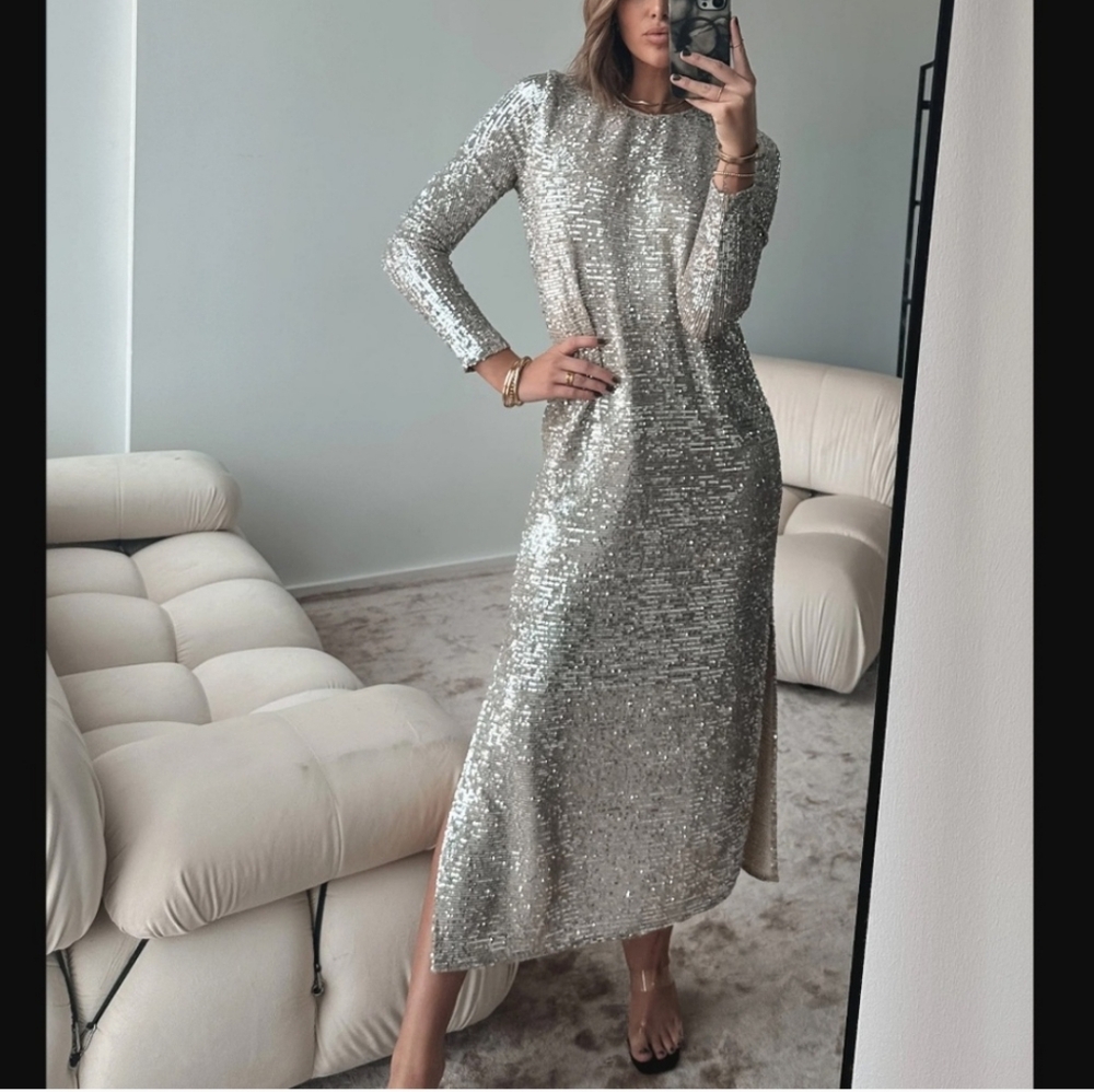 SHOW ME YOUR MUMU maddison
dress in platinum Silver Sequin Long Sleeve Gown Slit - Picture 5 of 14